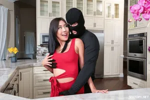 đưa cô học trò cũ vào nhà nghỉ sau lần gặp mặt uống say
