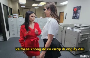 Anh nhân viên trú mưa trong nhà nghỉ với cấp trên nữ quá quyến rũ