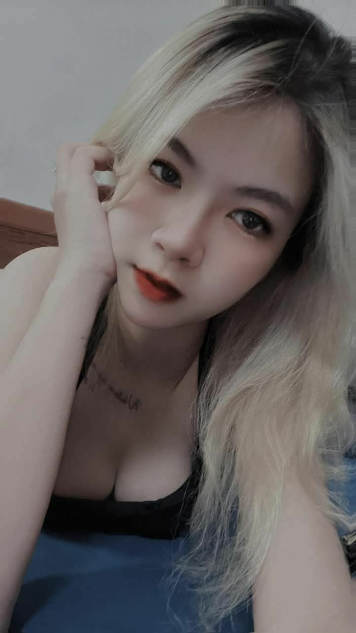 Cậu học sinh trúng số và cô nàng cạnh nhà ở căn hộ đối diện